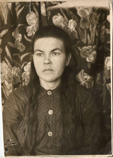 Файл:Бабушка 20 летn.jpg