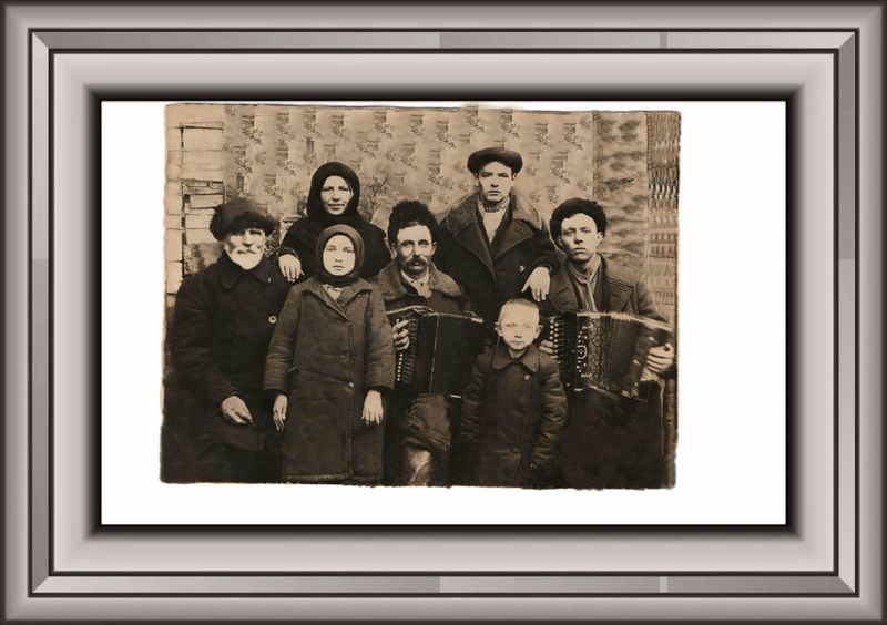 Файл:Семья Гаврикова И.А..jpg