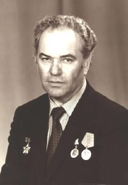 Файл:Бир Эммануил Давидович (1931) 1.jpg