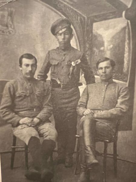 Файл:Смирновы 1919.jpg