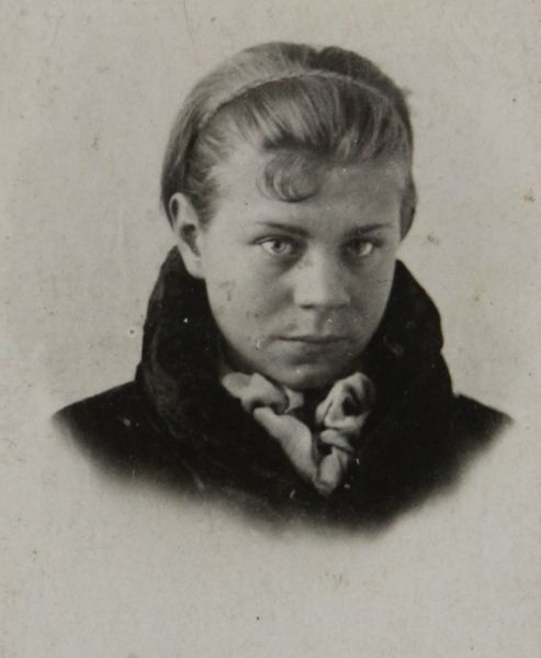 Файл:Пащенко Жанна Александровна (1898).JPG