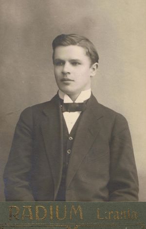 Карлсон Карл Артурович (1894).jpg