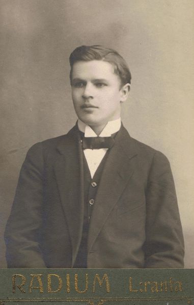Файл:Карлсон Карл Артурович (1894).jpg